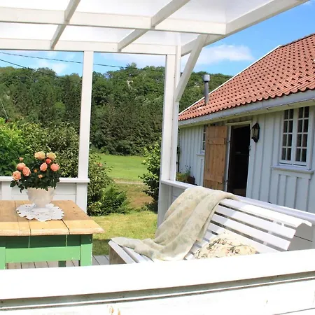 Chalet Lille Gjersdal - Et Unikt Opphold 100 Ar Tilbake I Tid Farsund